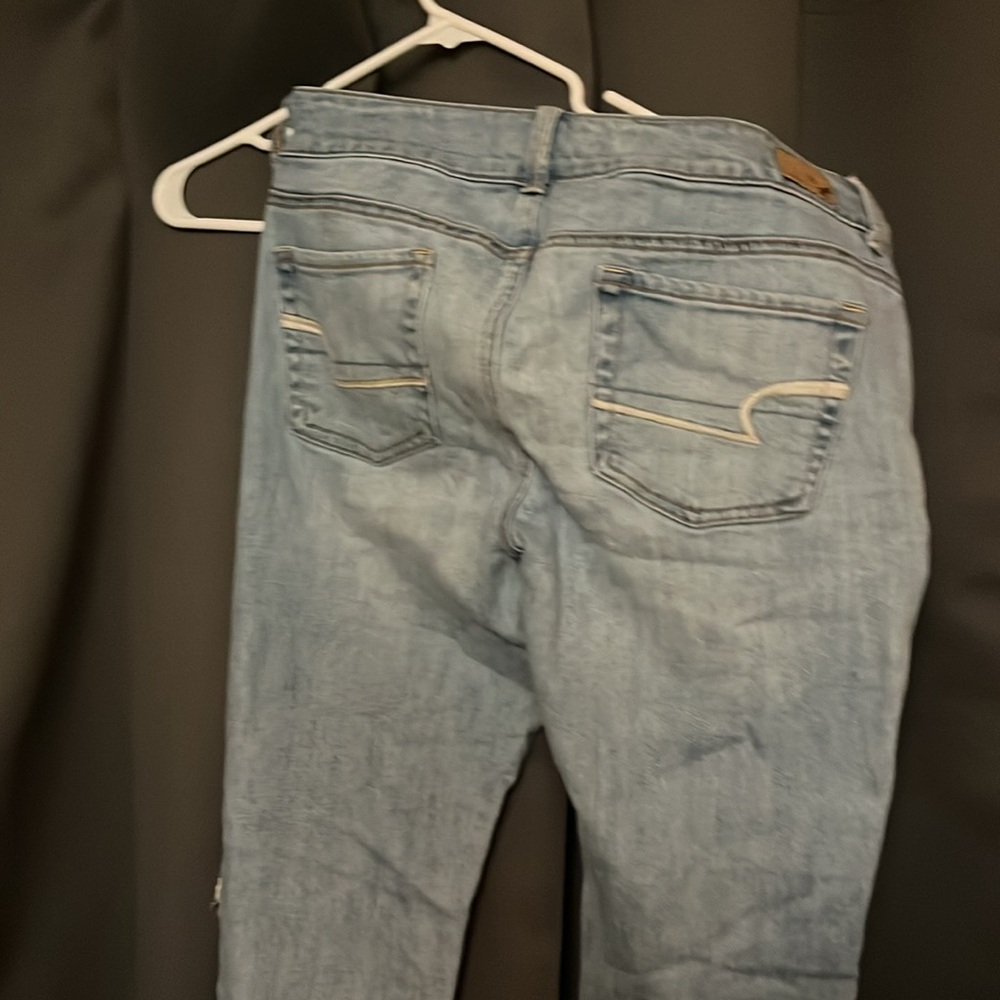 American Eagle Outfitters Light Blue Distressed Jeans - Picture 2 of 7